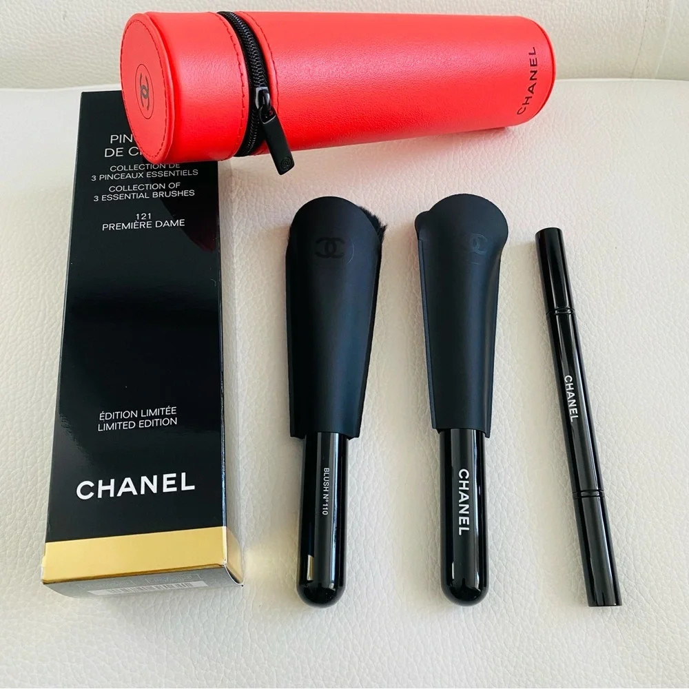 Chanel Brush set 100% authentic in 121 PREMIÈRE DAME case and 3 brushes New